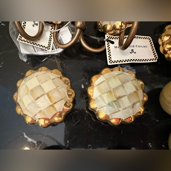 MacKenzie-Childs Parchment Check Handpainted ceramic Drawer knobs - Picture 3 of 3